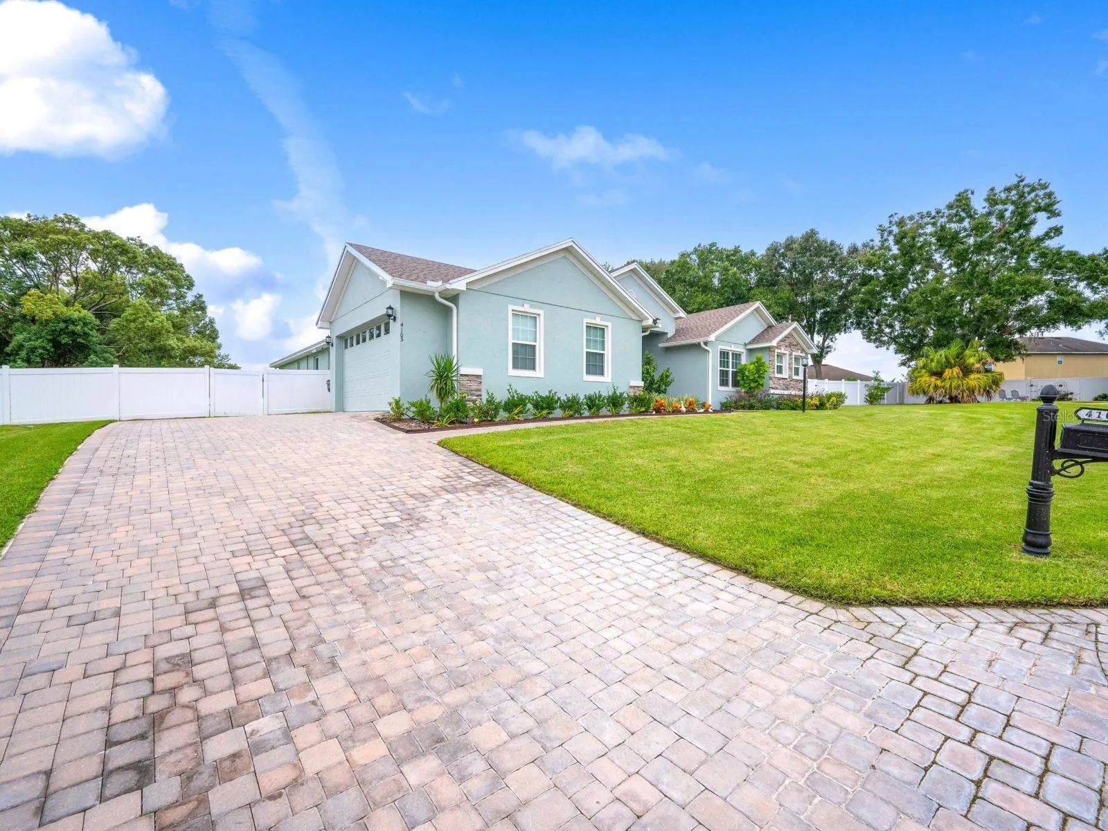 4105 IONE CT