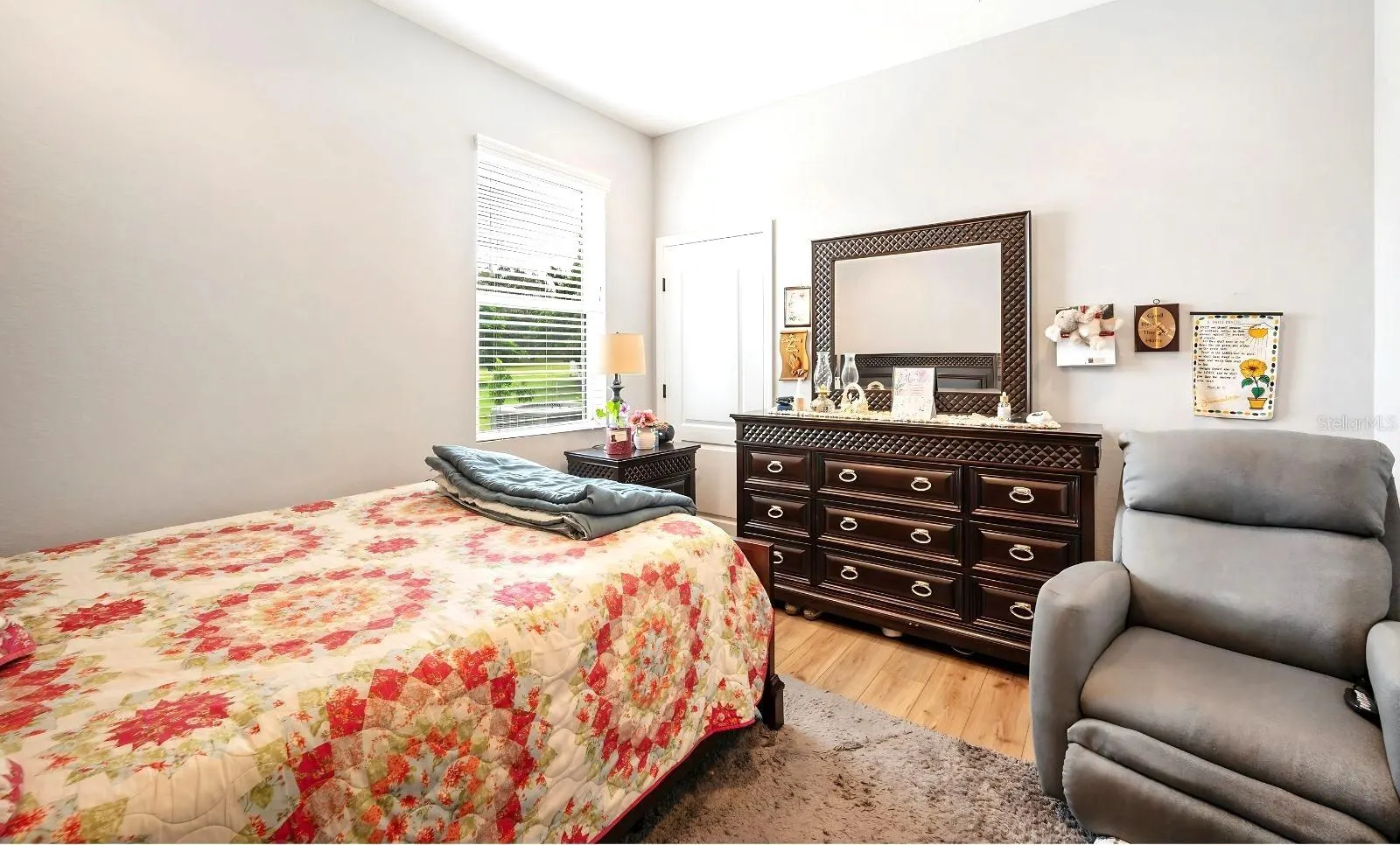 4105 IONE CT