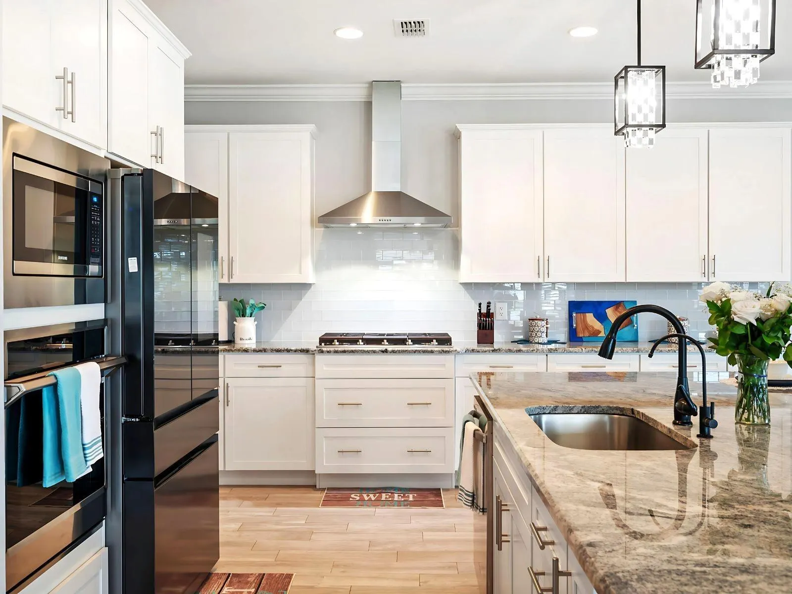 4105 IONE CT