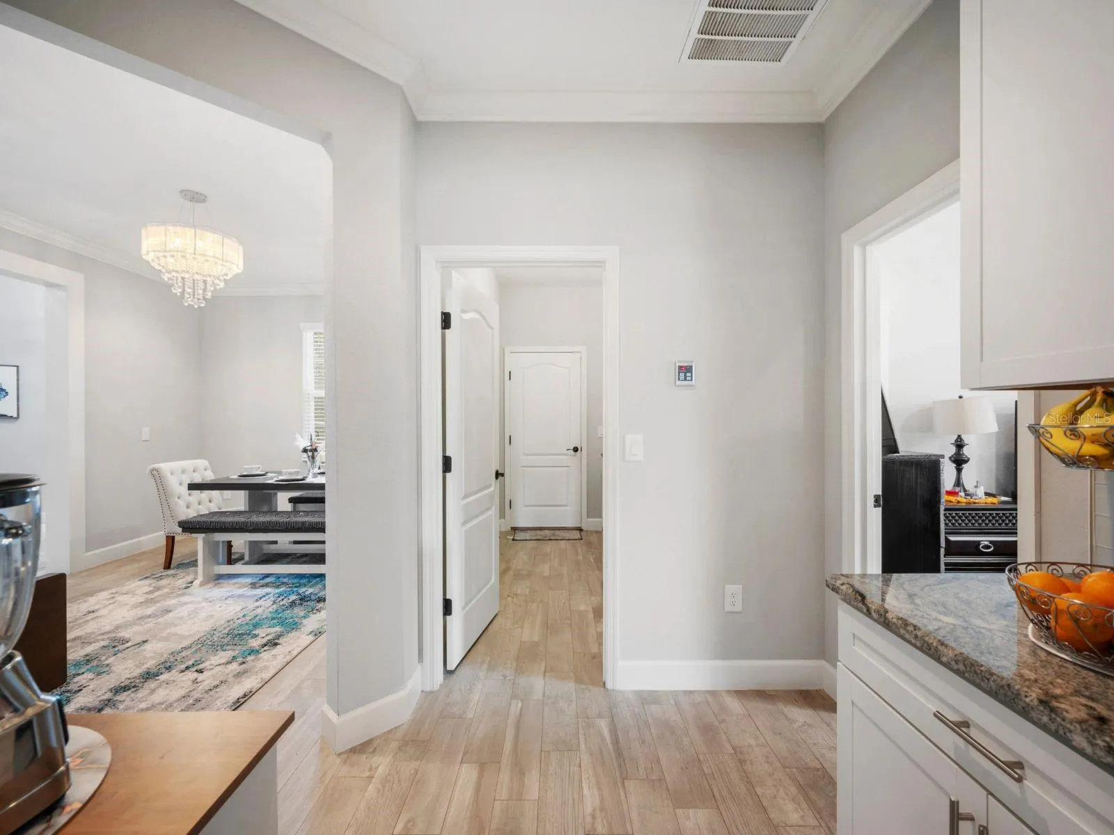 4105 IONE CT