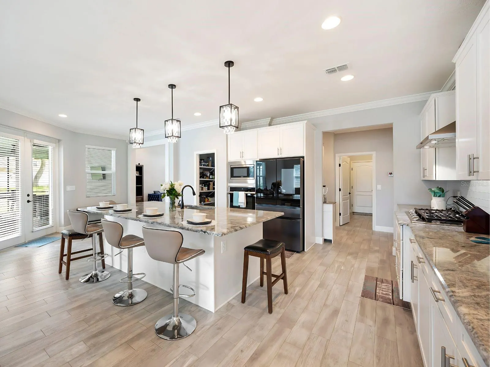 4105 IONE CT