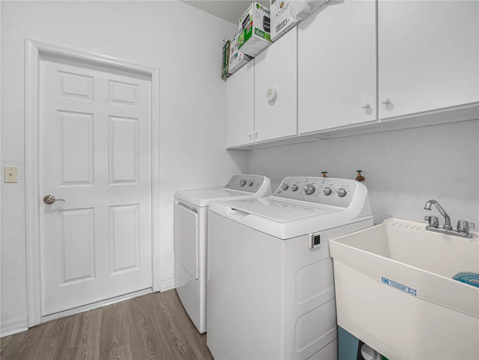 4220 DORNOCH DR