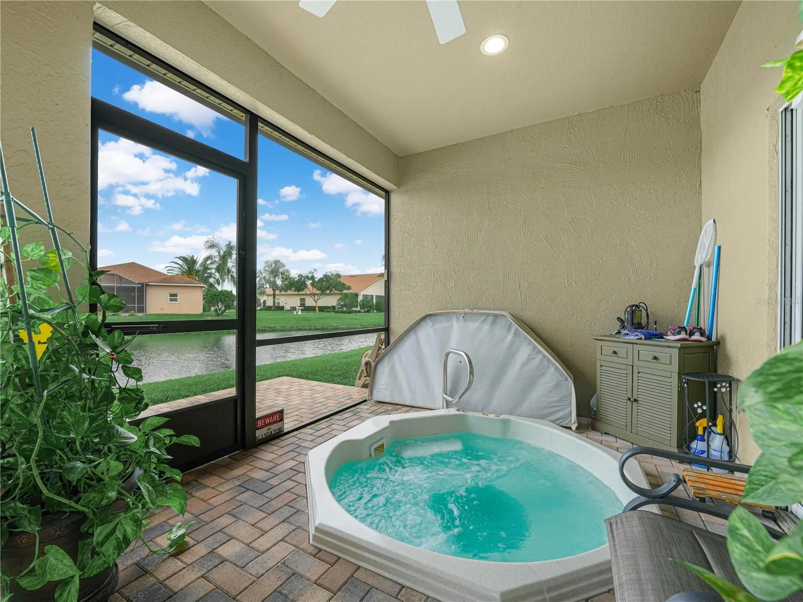 4220 DORNOCH DR