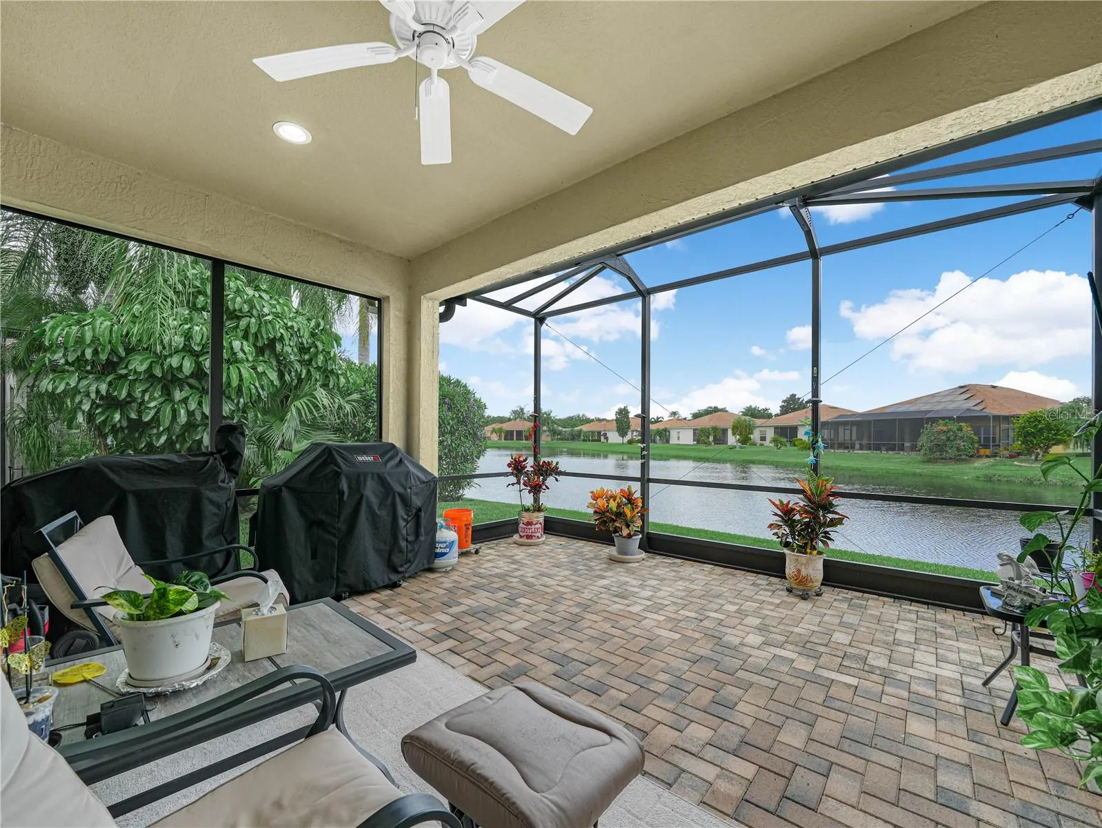 4220 DORNOCH DR