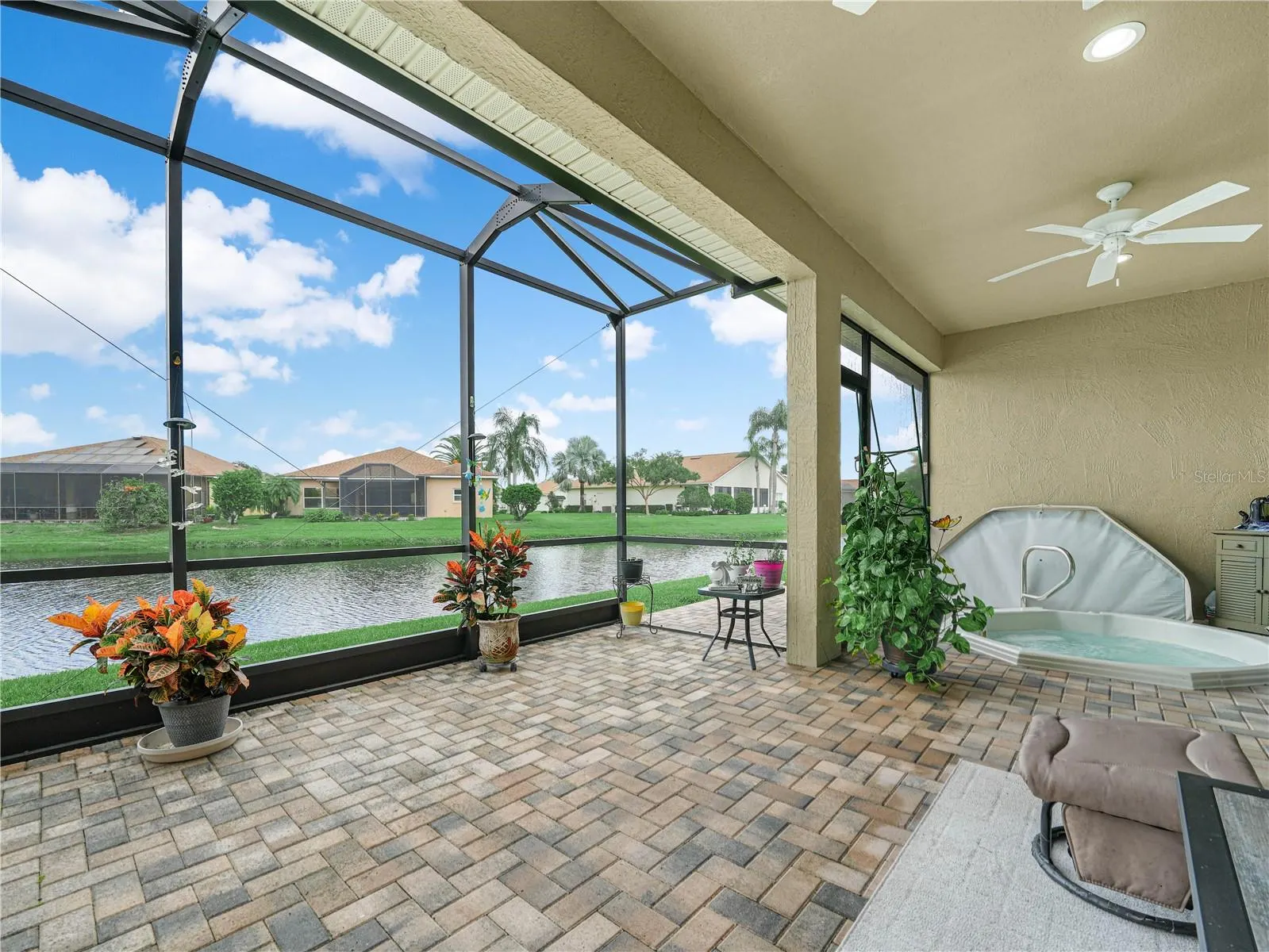 4220 DORNOCH DR
