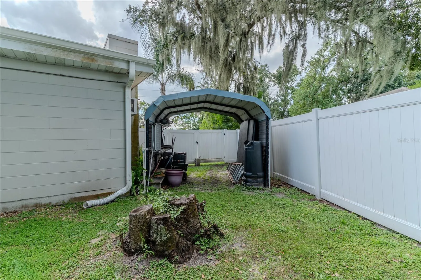 542 LONGFELLOW BLVD