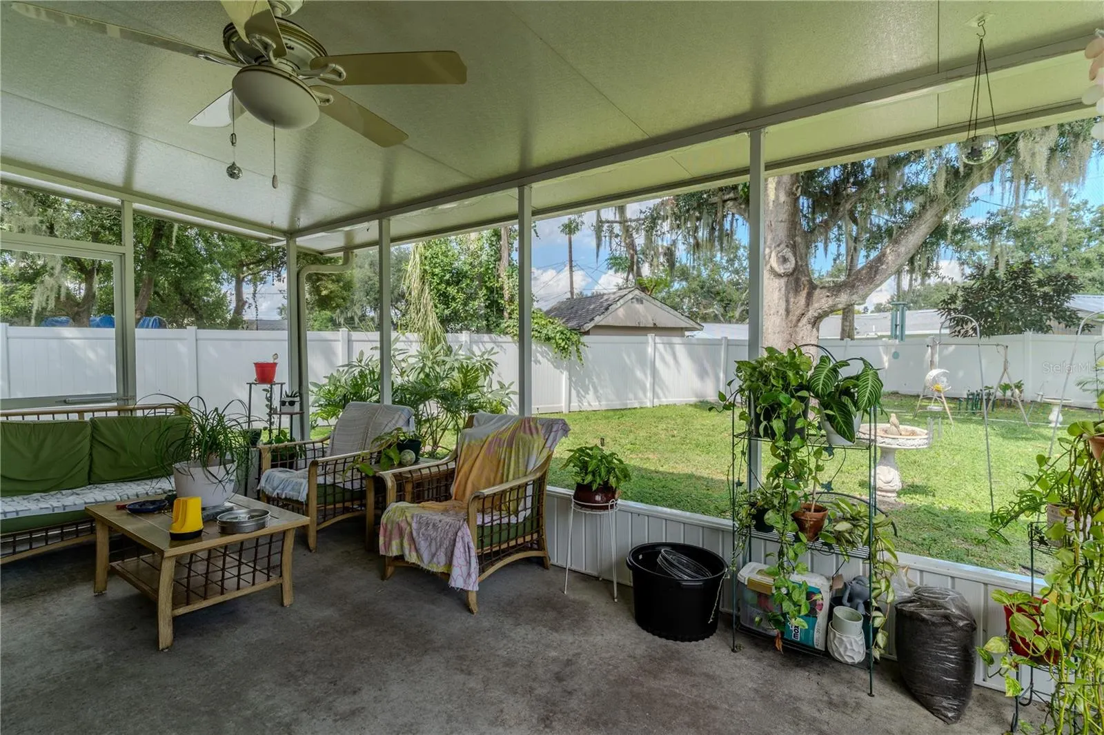 542 LONGFELLOW BLVD