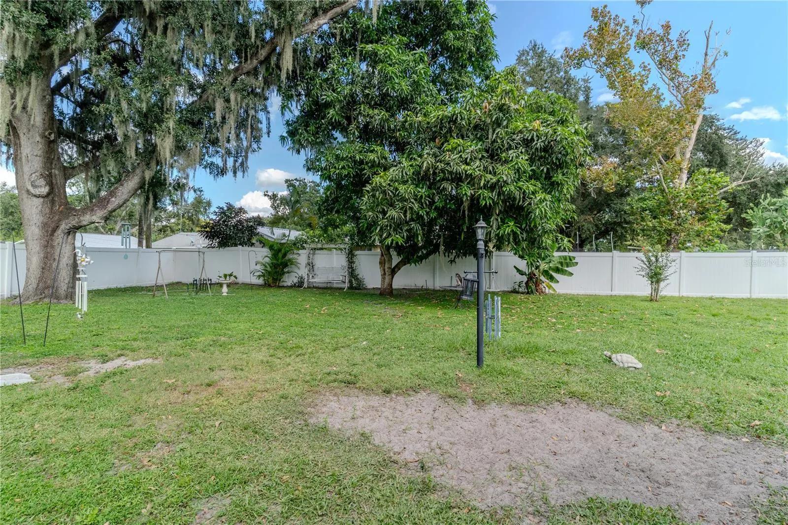 542 LONGFELLOW BLVD