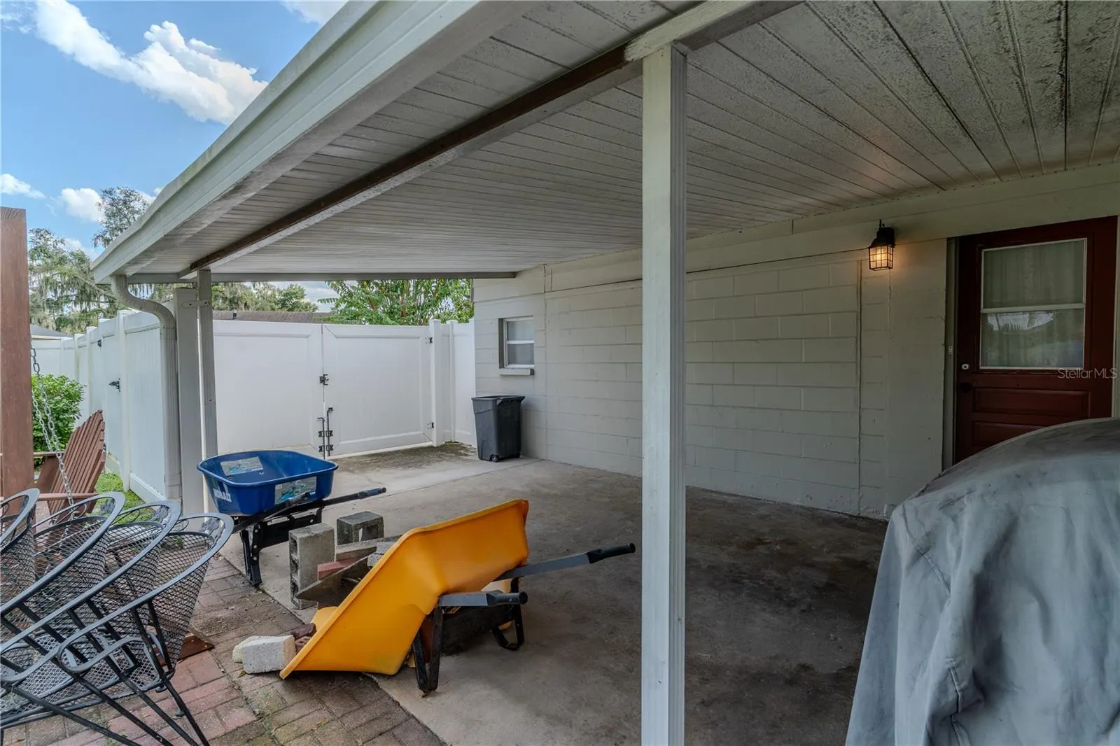 542 LONGFELLOW BLVD