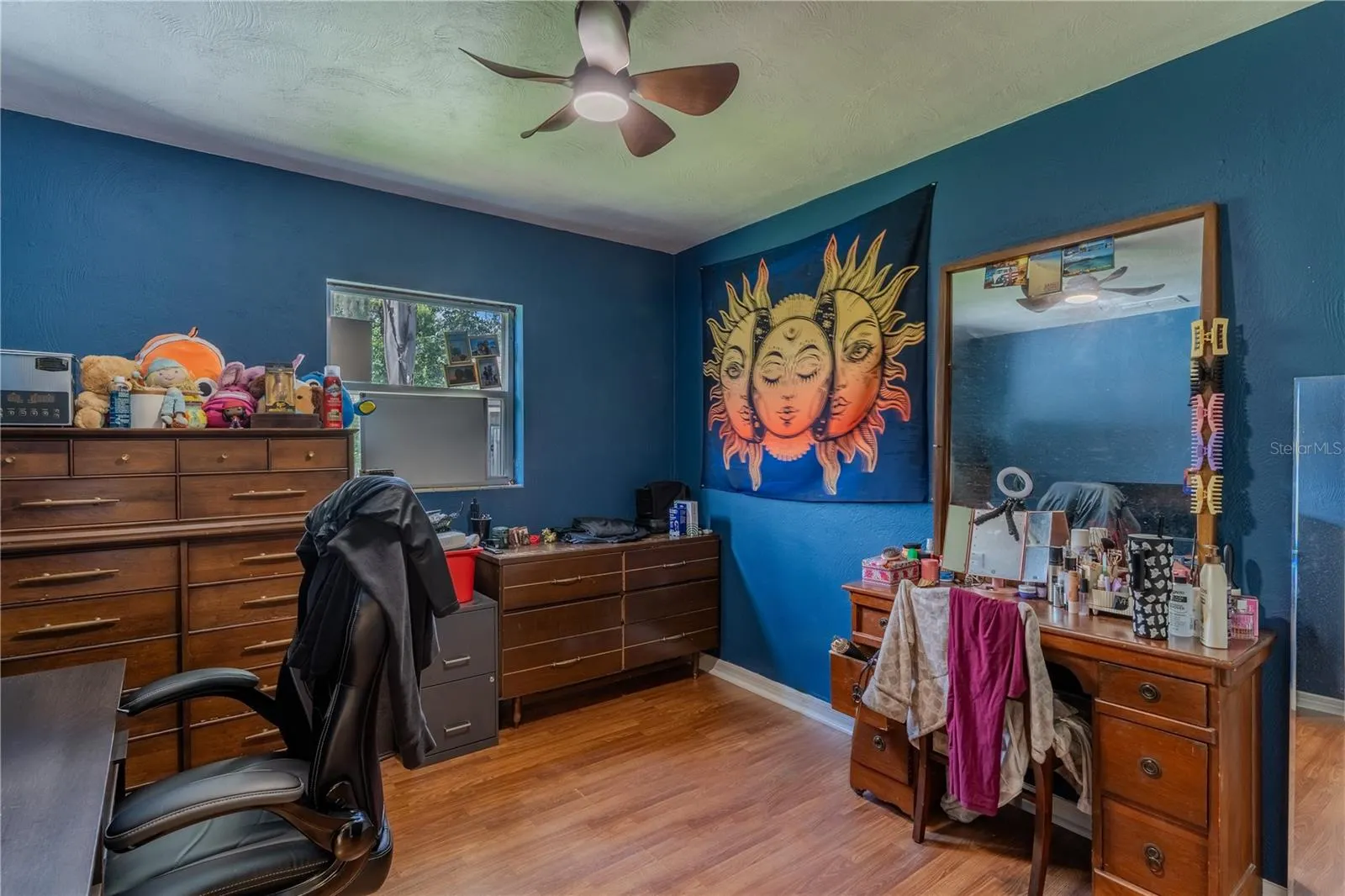 542 LONGFELLOW BLVD