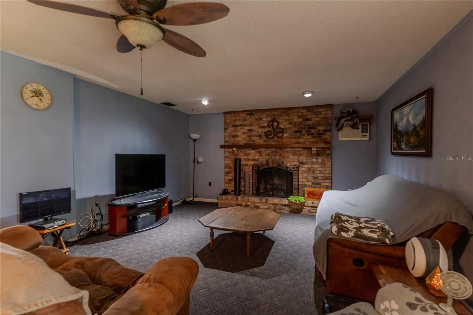 542 LONGFELLOW BLVD