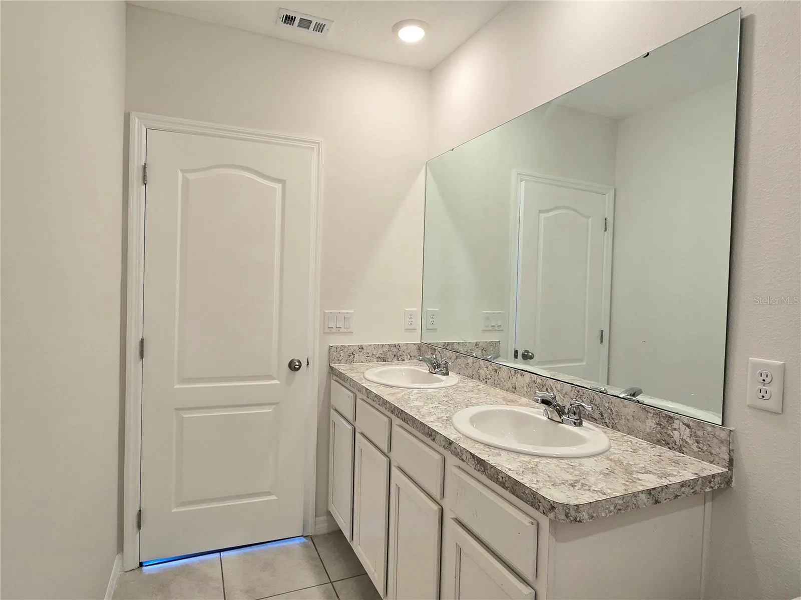 1292 YELLOW FINCH DR