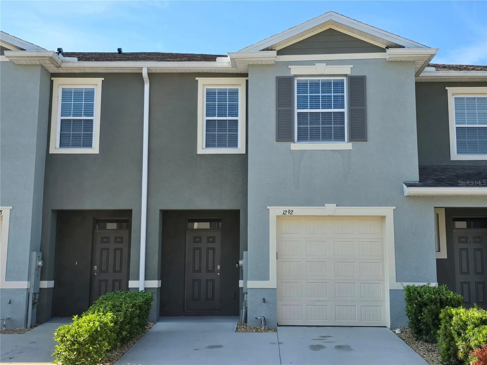 1292 YELLOW FINCH DR