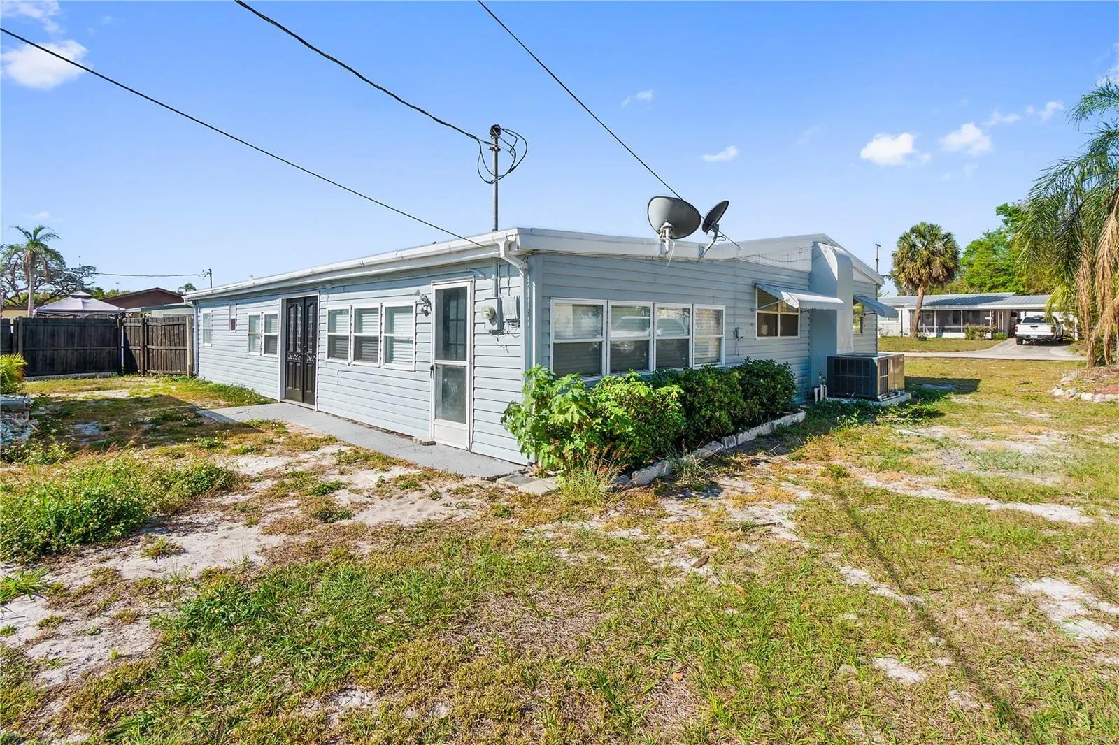 319 THOMAS AVE