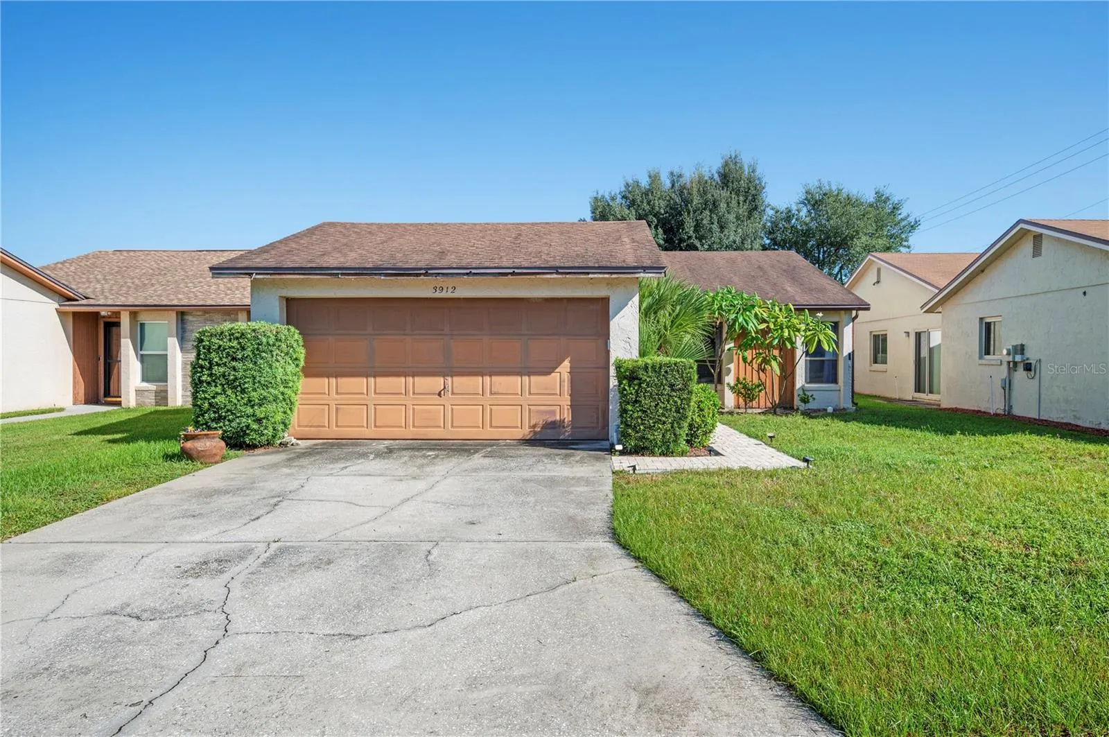 3912 CYPRESS LNDG N
