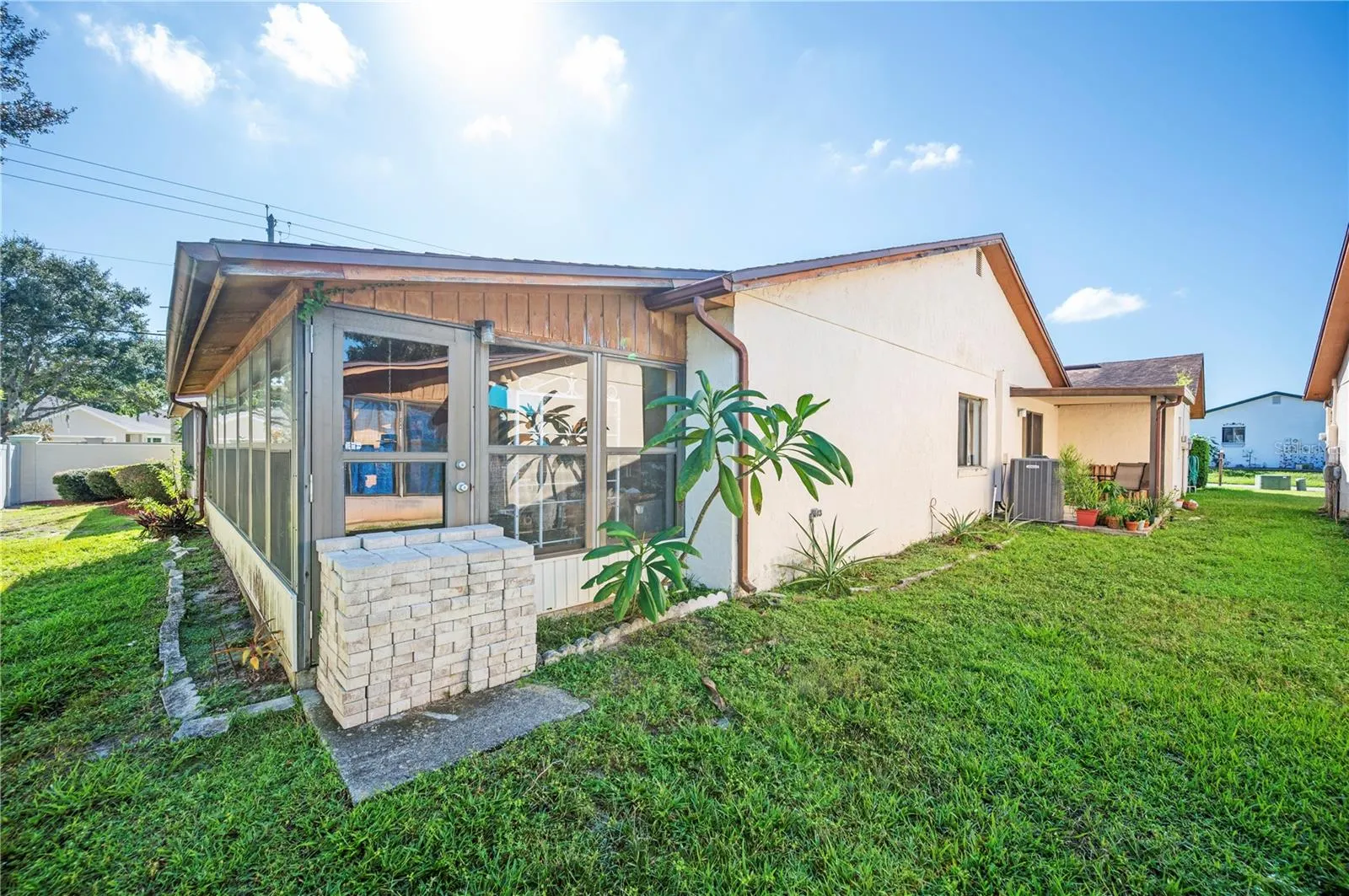 3912 CYPRESS LNDG N