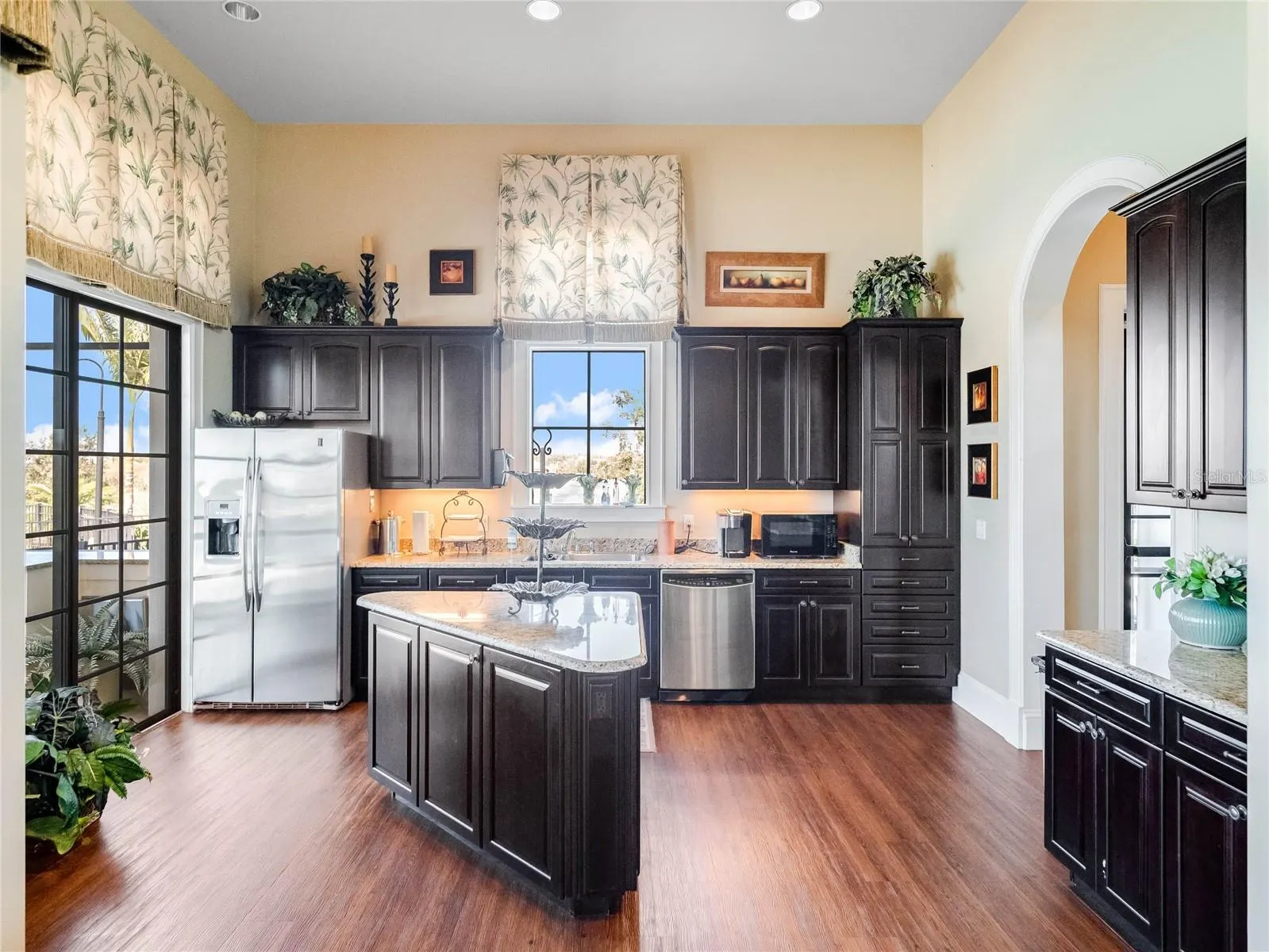535 ADAMS VIEW LN