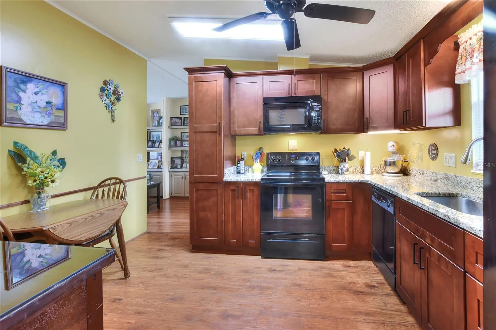 6388 LOLLY BAY LOOP NE