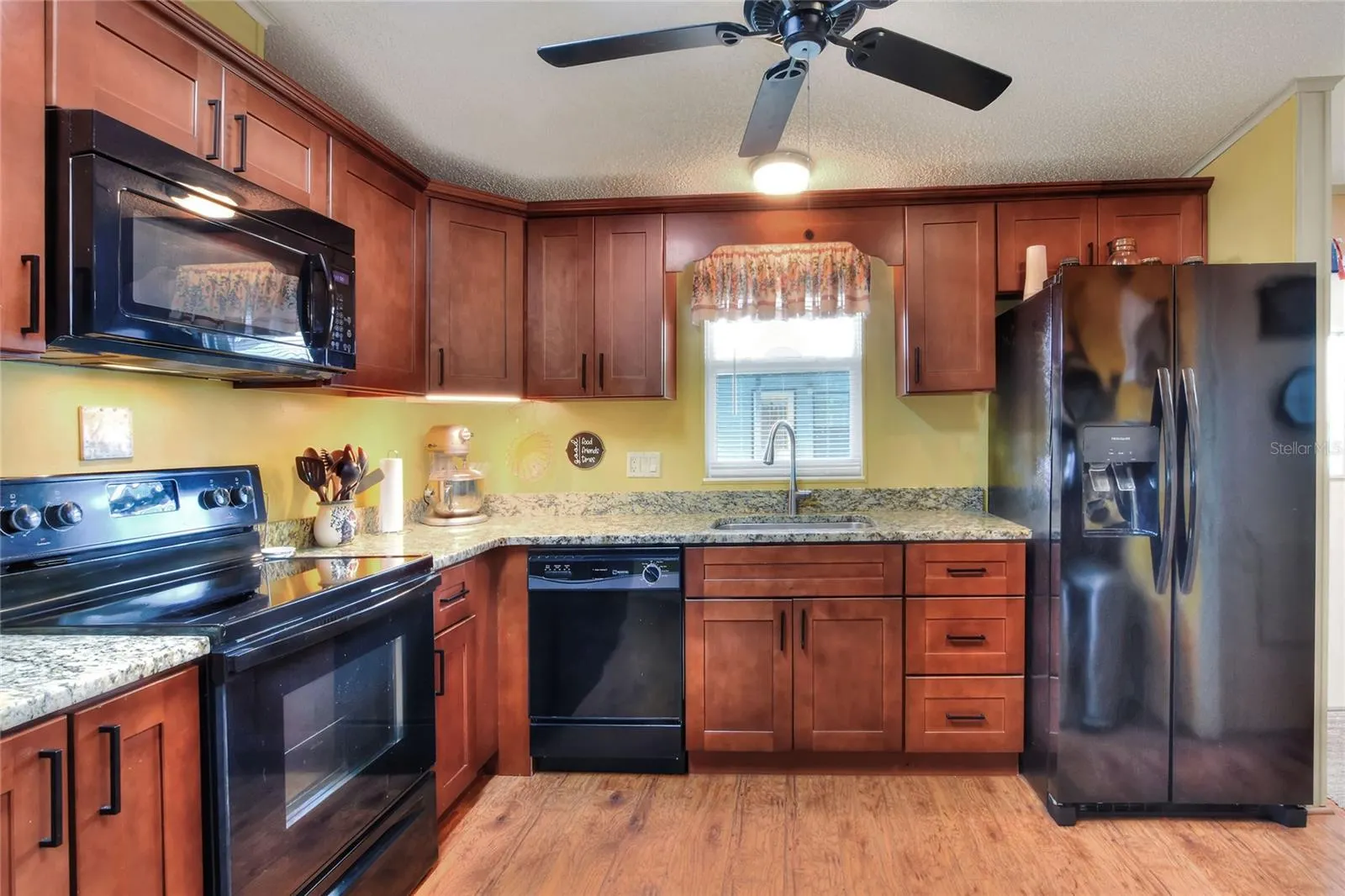 6388 LOLLY BAY LOOP NE