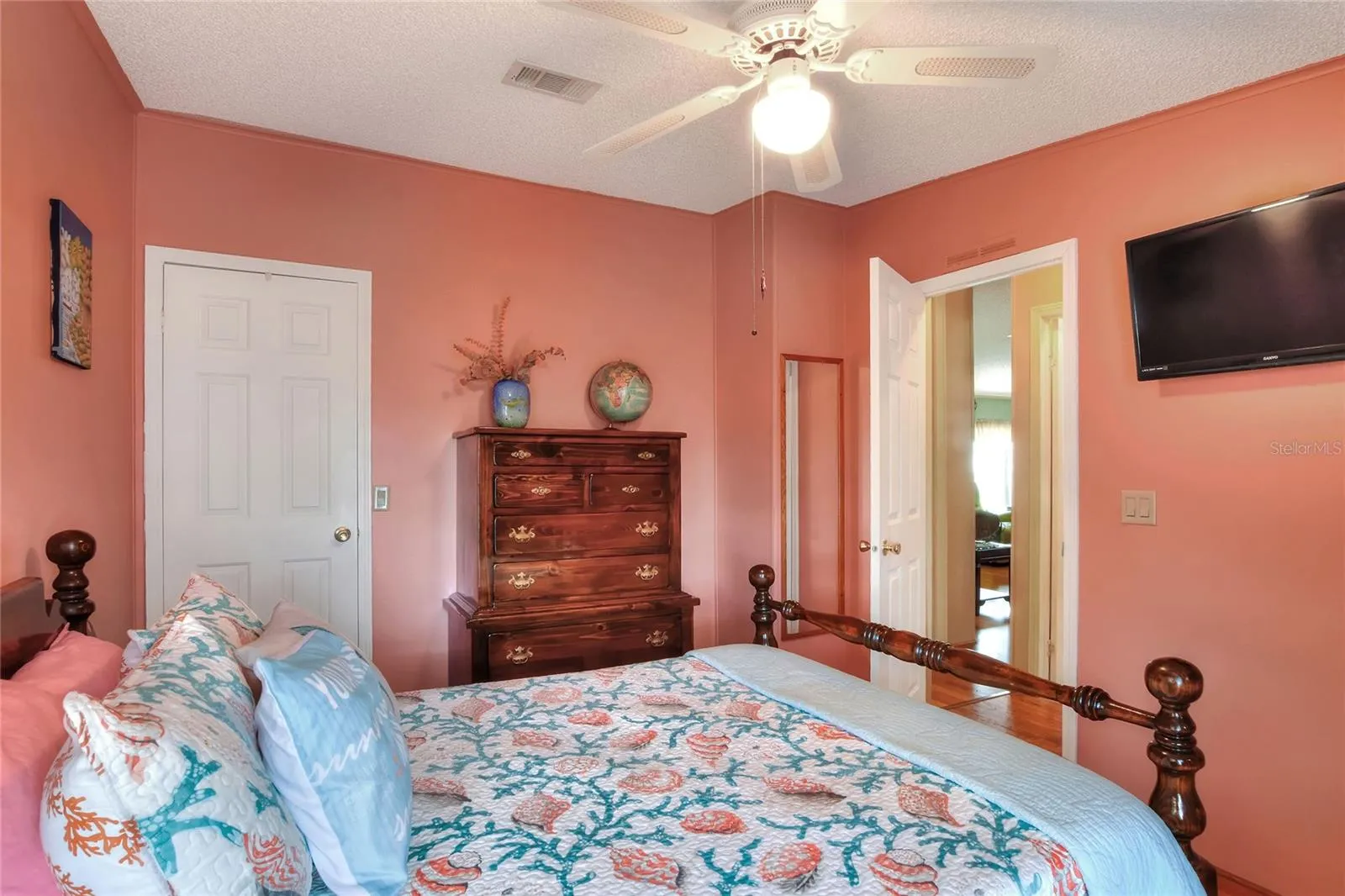 6388 LOLLY BAY LOOP NE