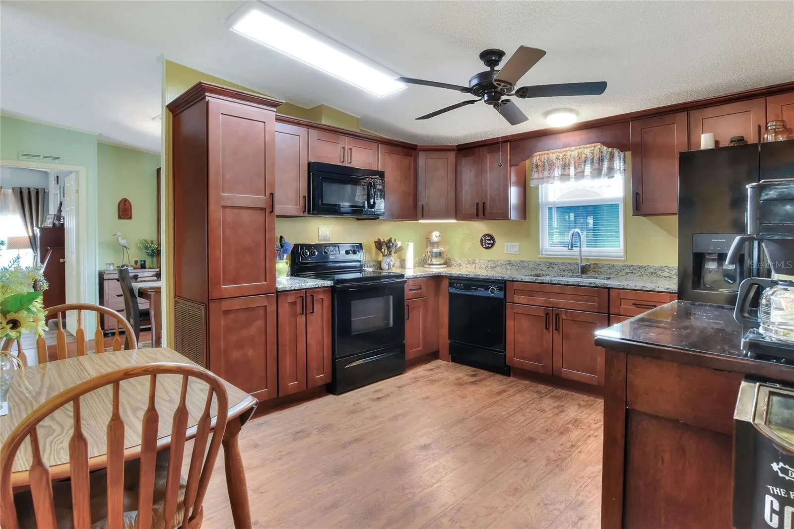 6388 LOLLY BAY LOOP NE