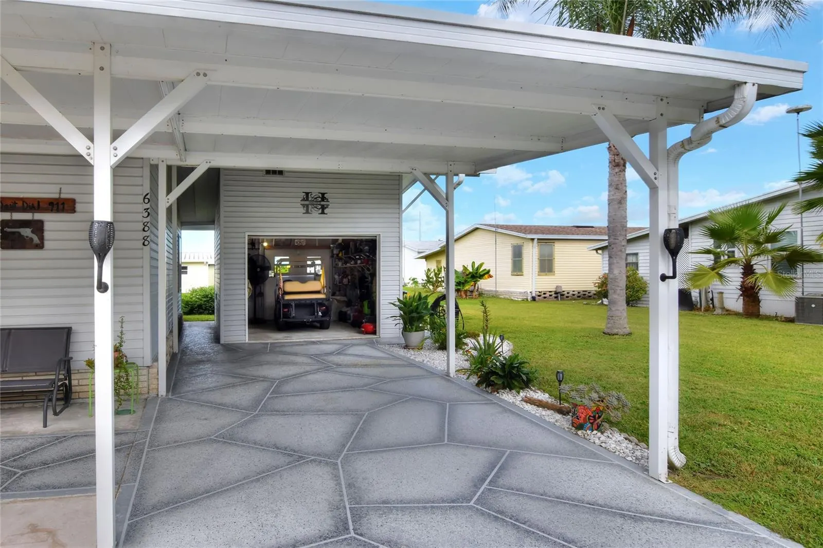 6388 LOLLY BAY LOOP NE