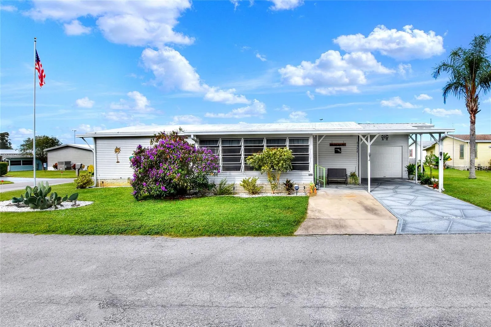 6388 LOLLY BAY LOOP NE