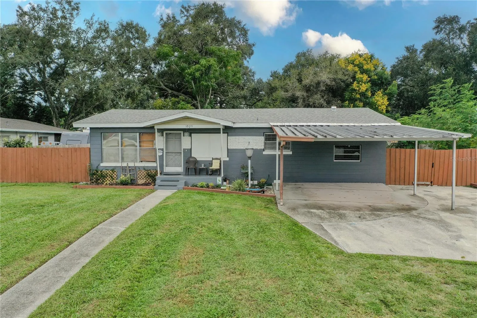 1023 BILTMORE DR
