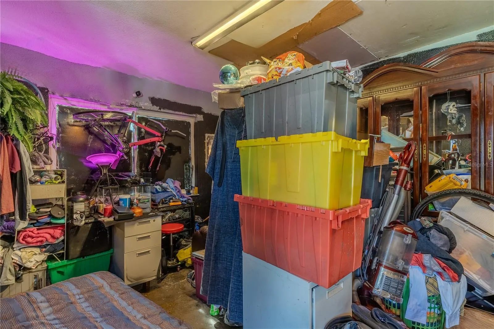 615 FORMOSA AVE
