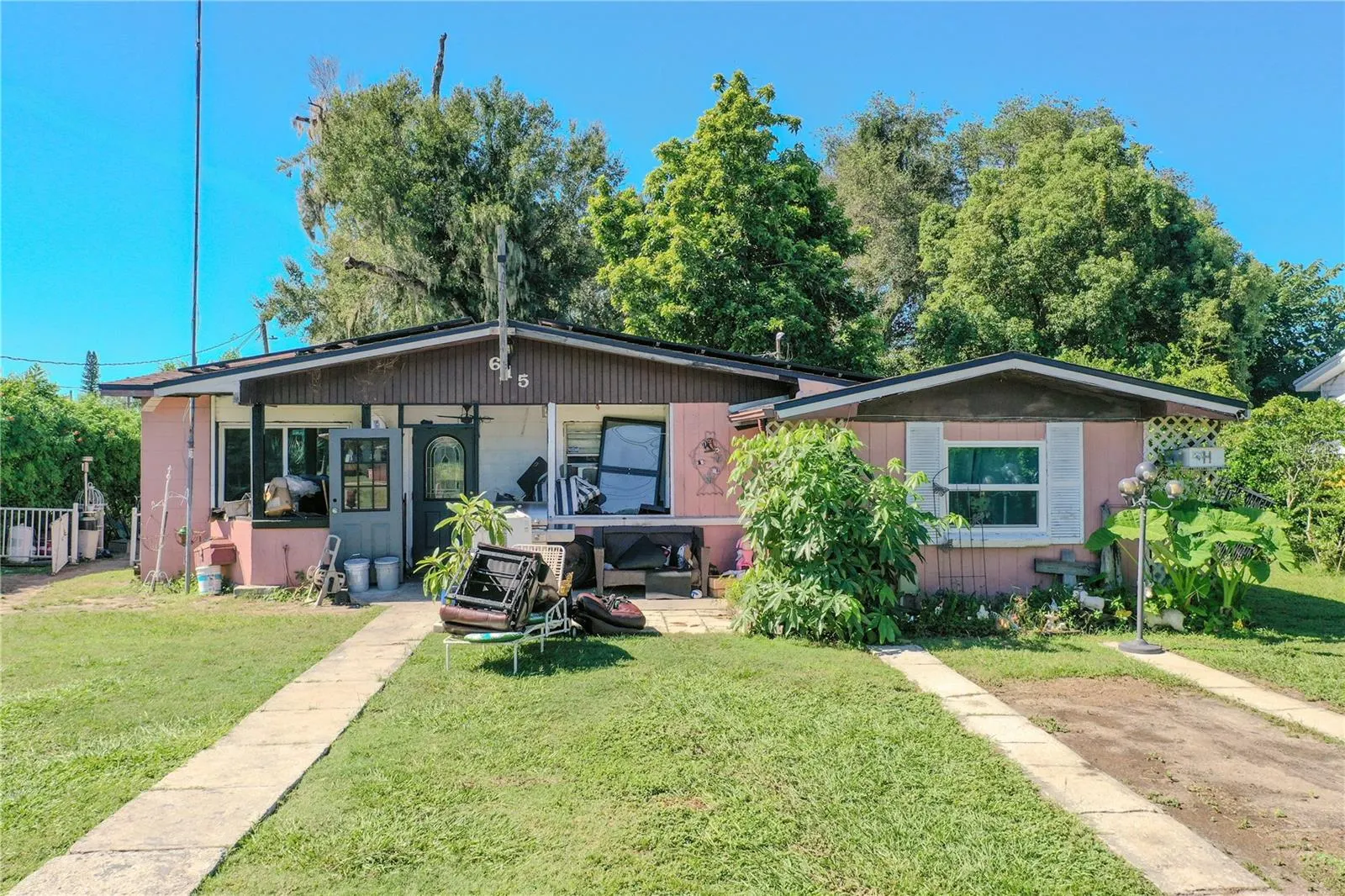 615 FORMOSA AVE