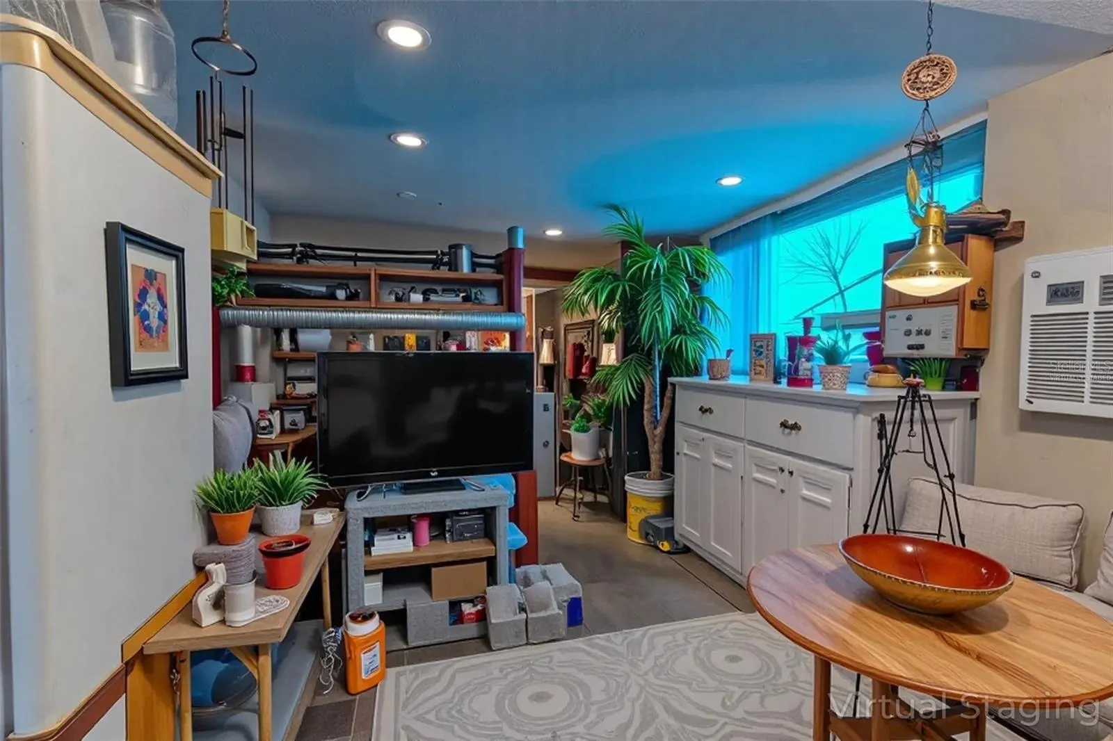 615 FORMOSA AVE