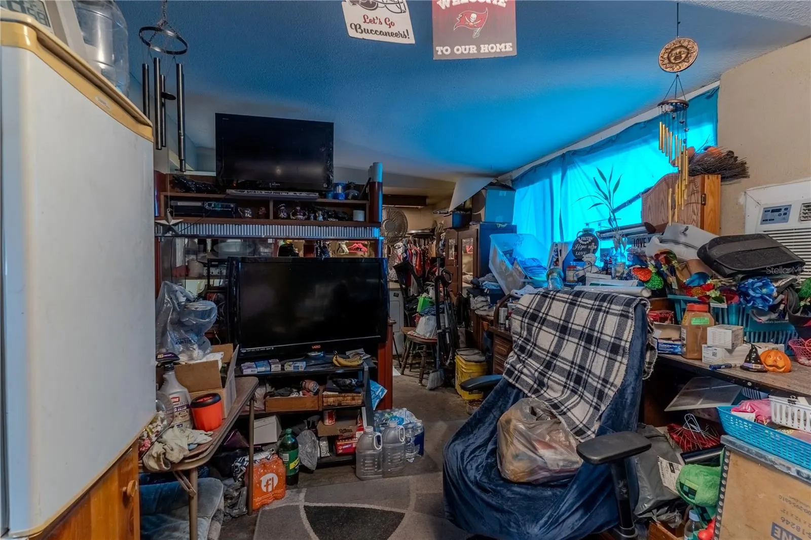 615 FORMOSA AVE