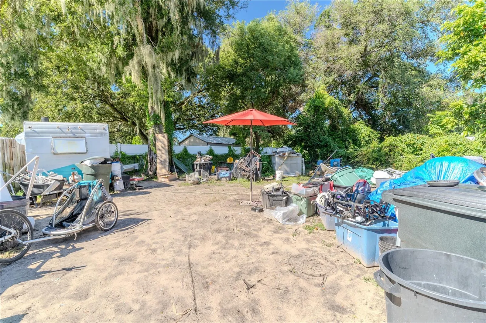 615 FORMOSA AVE