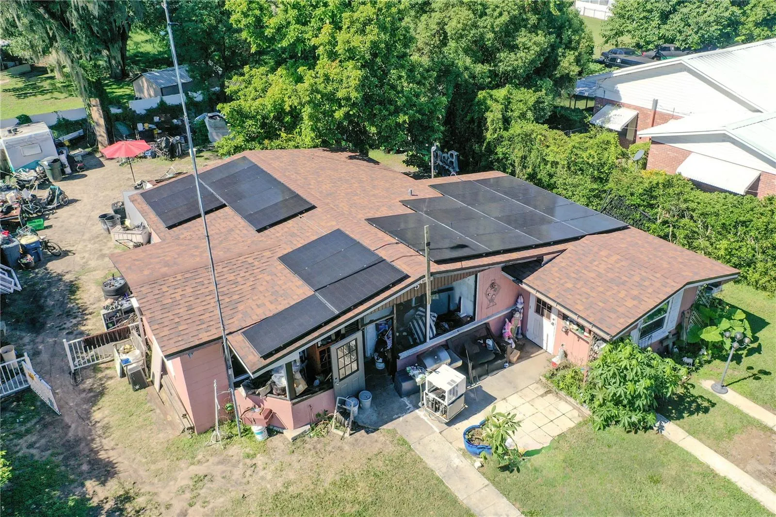 615 FORMOSA AVE
