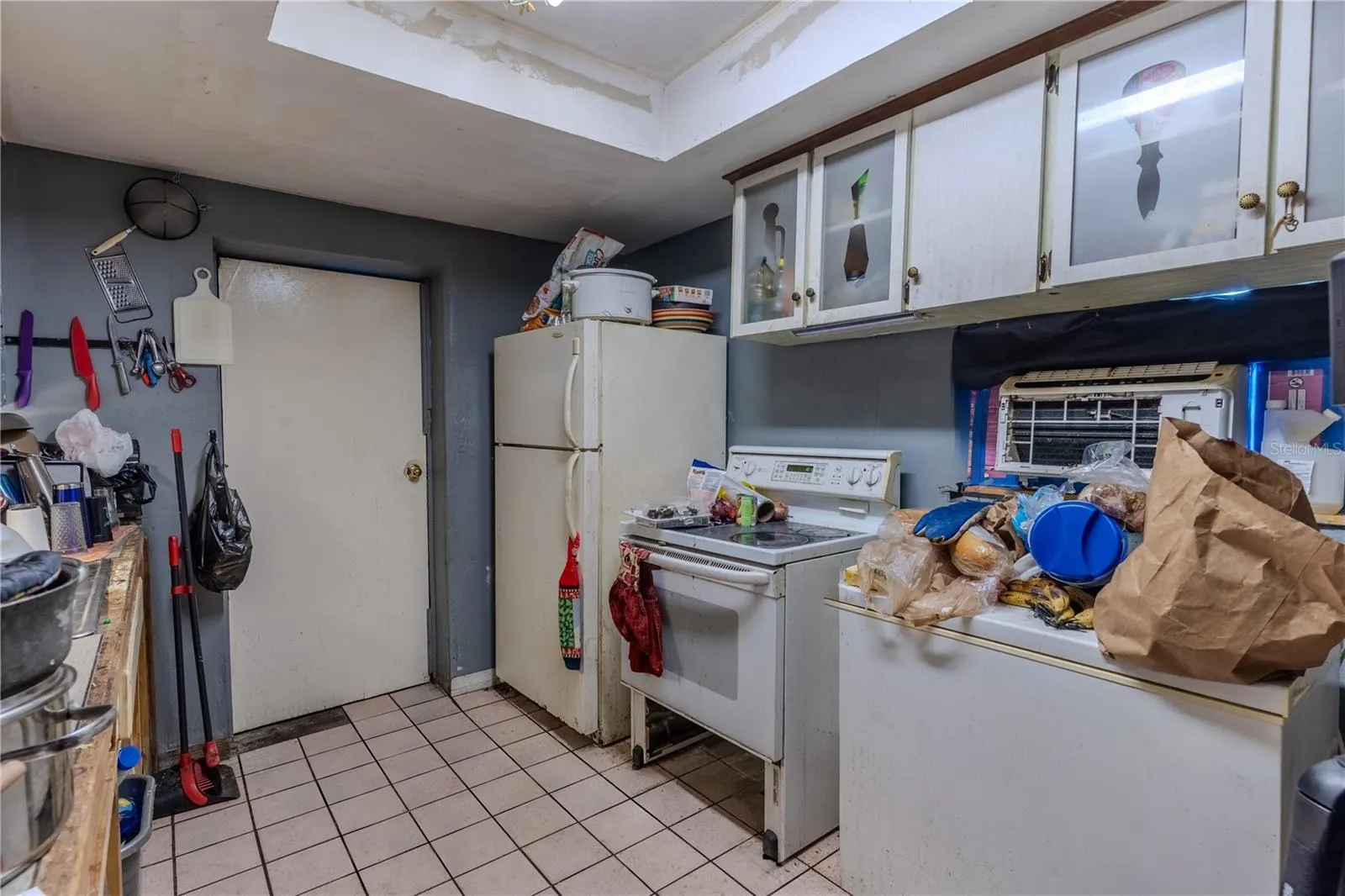 615 FORMOSA AVE