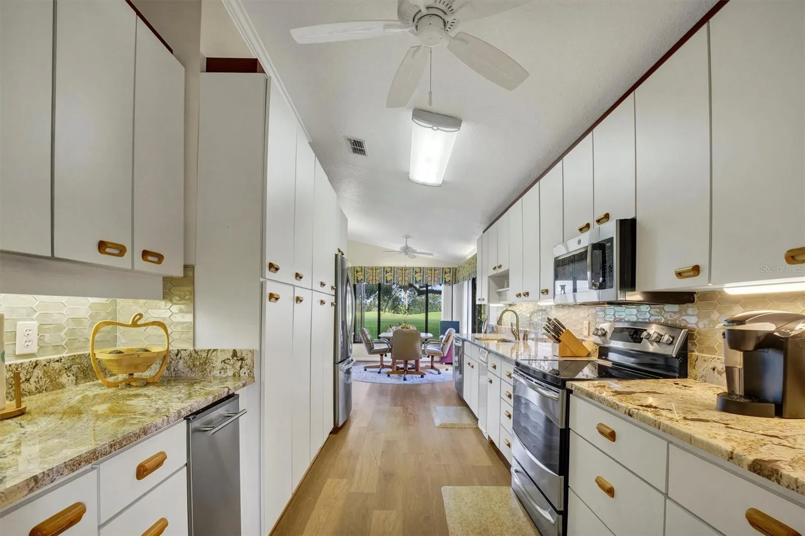 6002 COUNTRY CLUB DR