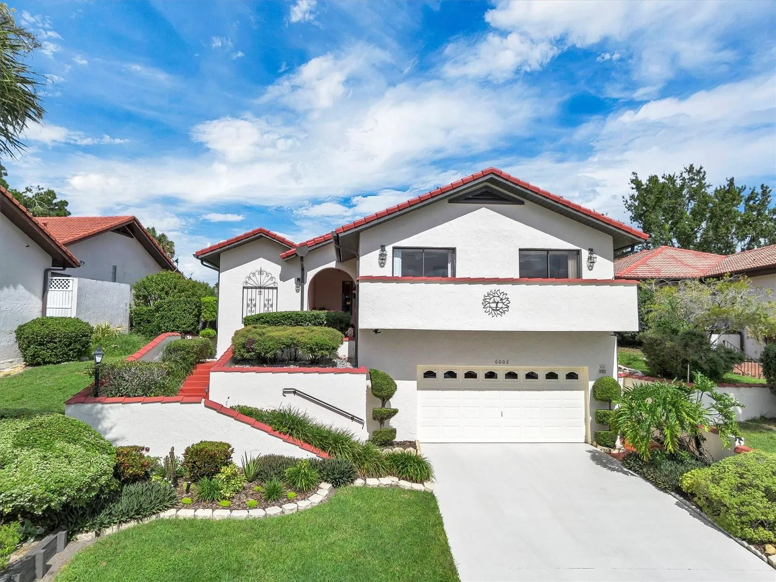 6002 COUNTRY CLUB DR