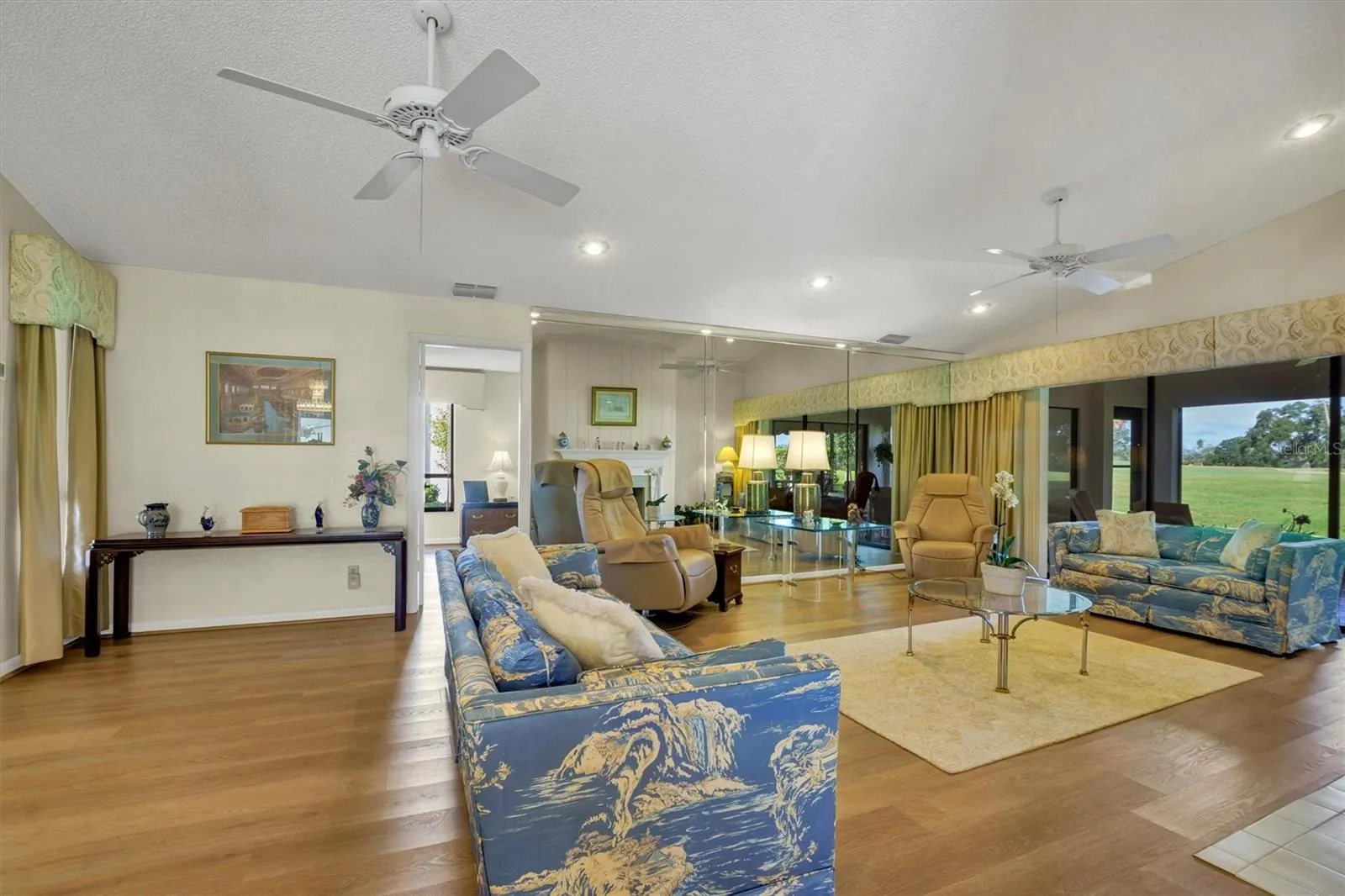 6002 COUNTRY CLUB DR