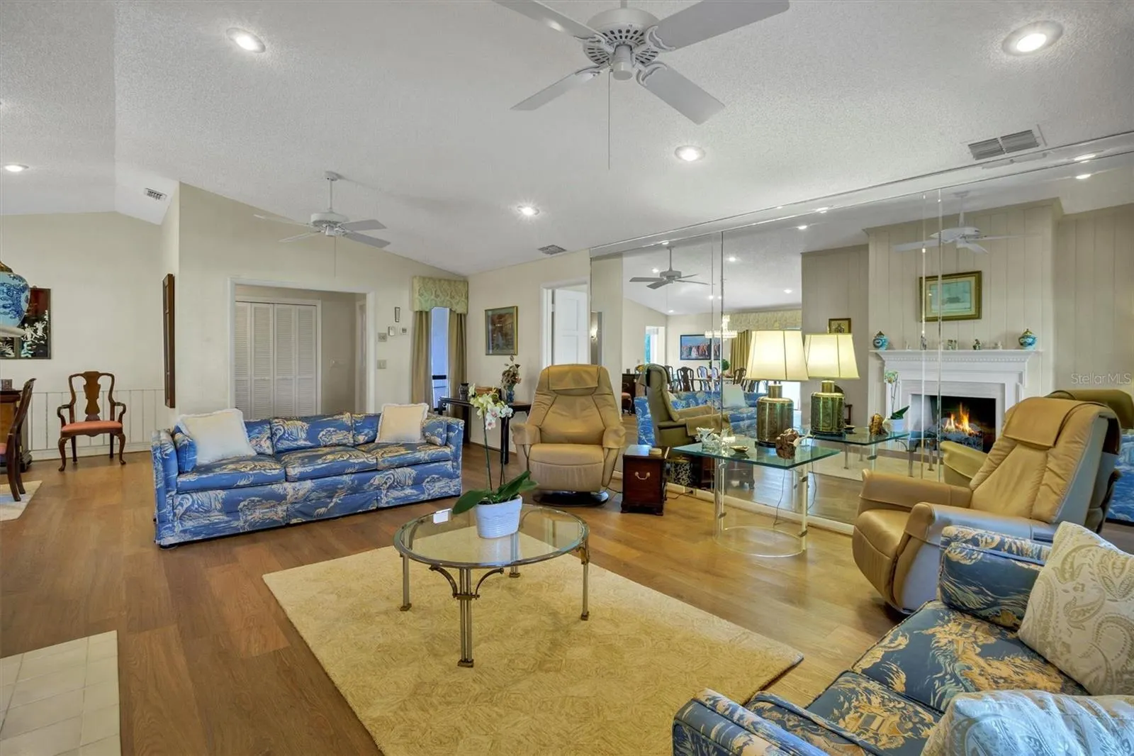 6002 COUNTRY CLUB DR