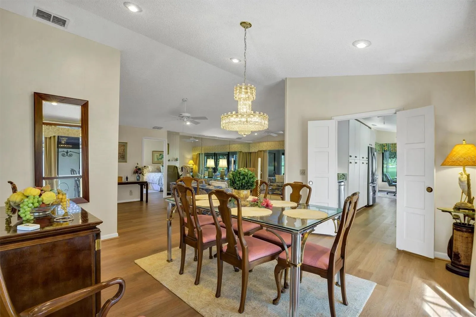 6002 COUNTRY CLUB DR