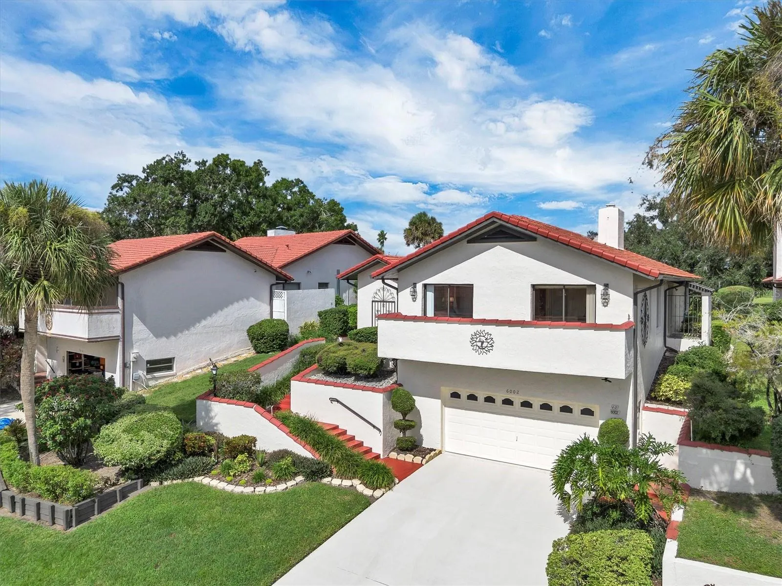 6002 COUNTRY CLUB DR