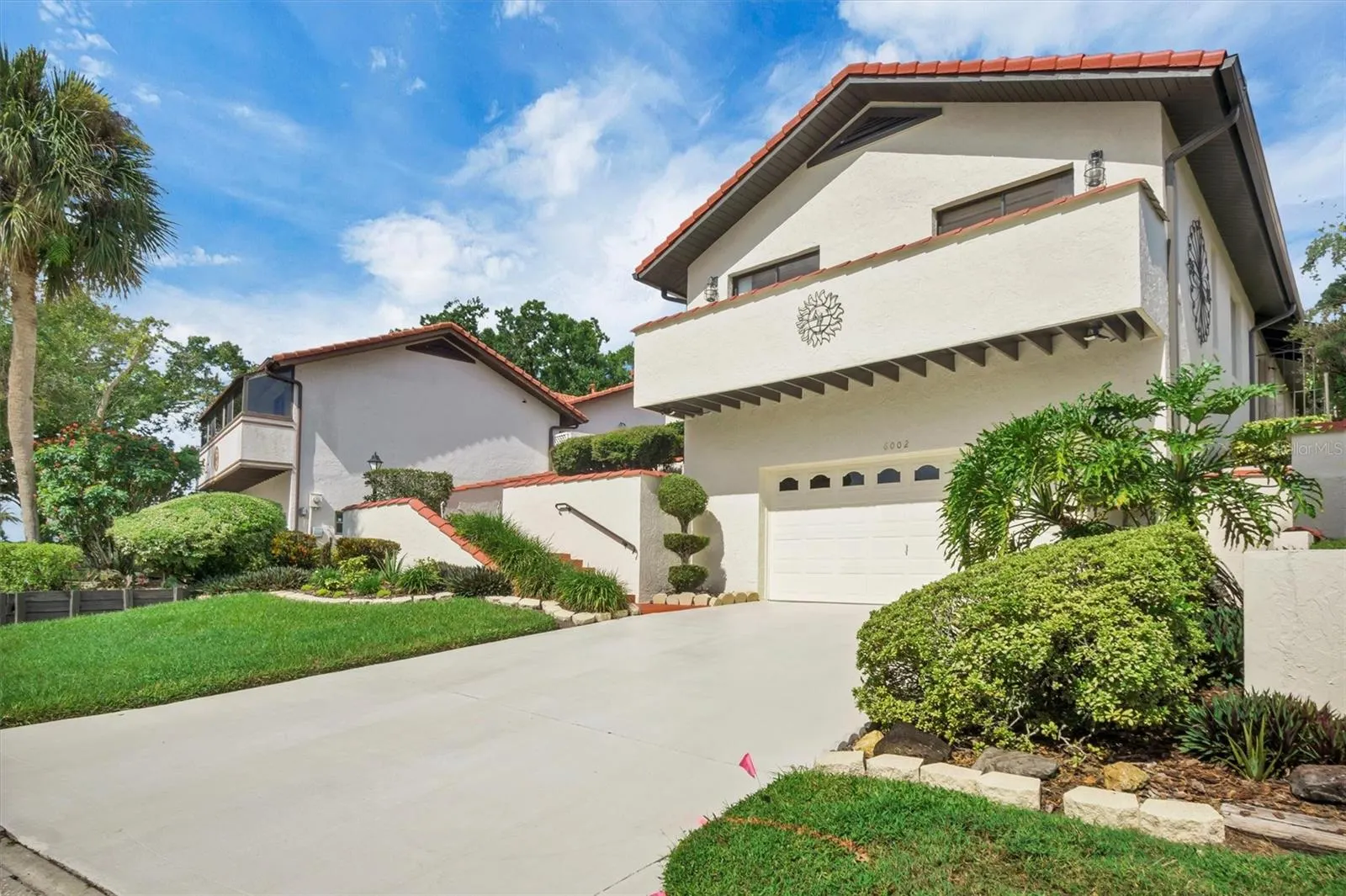 6002 COUNTRY CLUB DR