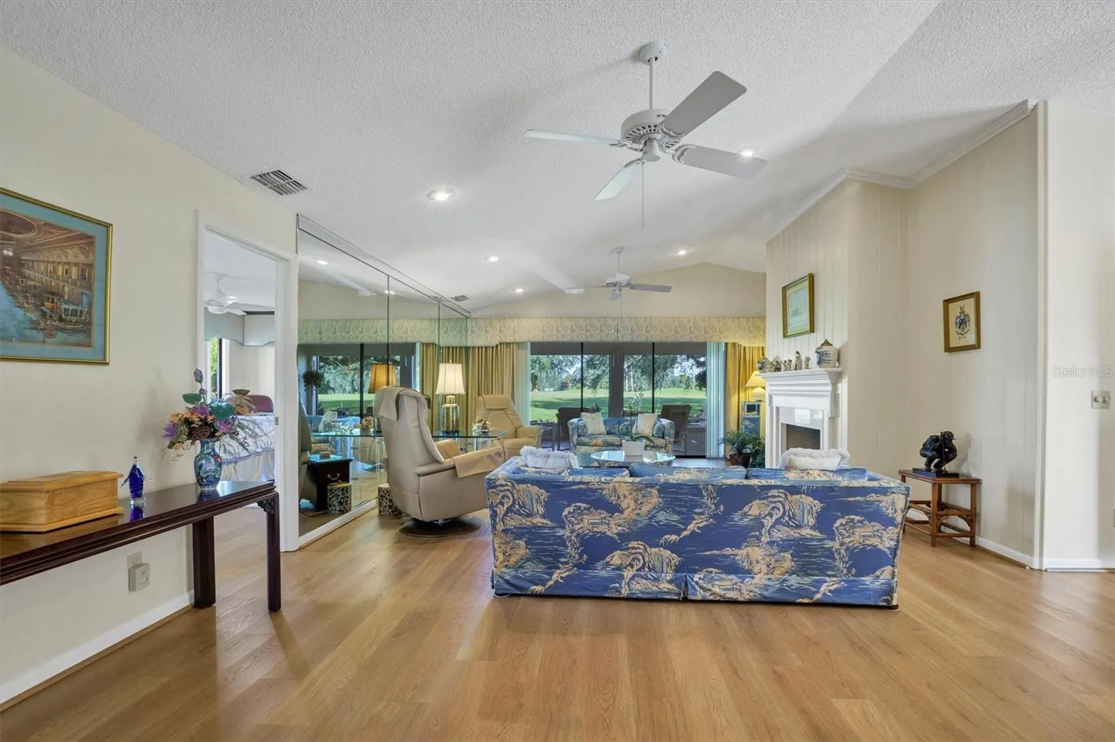 6002 COUNTRY CLUB DR