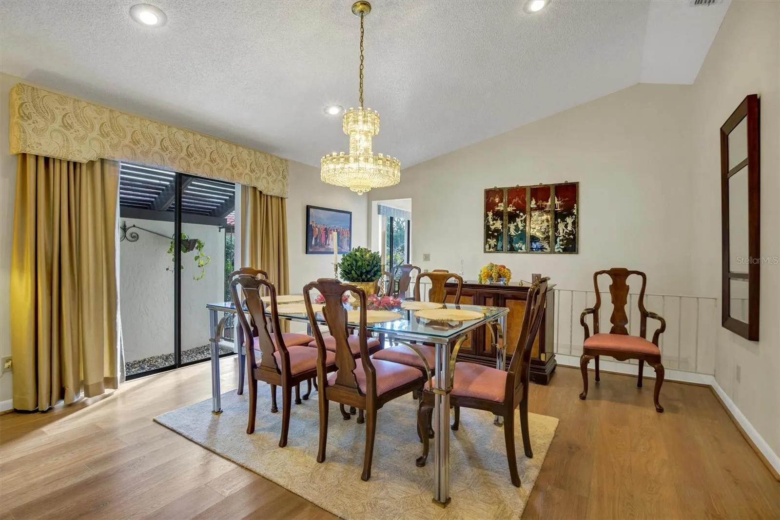 6002 COUNTRY CLUB DR
