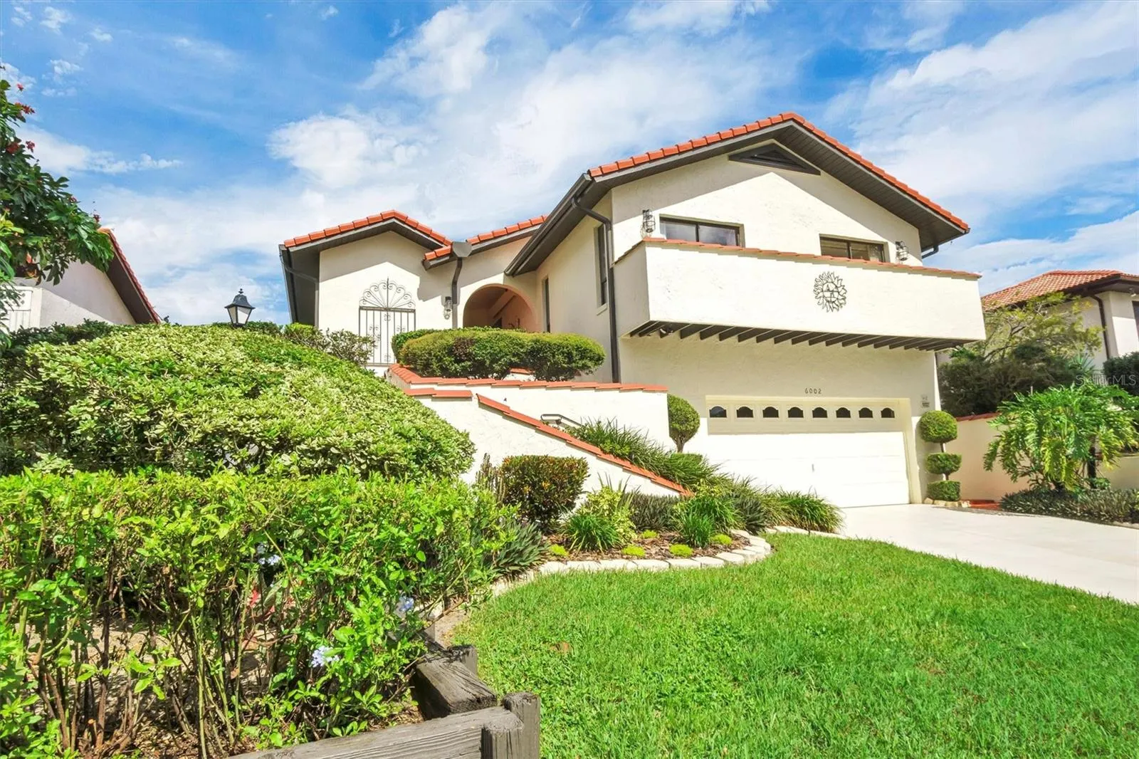 6002 COUNTRY CLUB DR