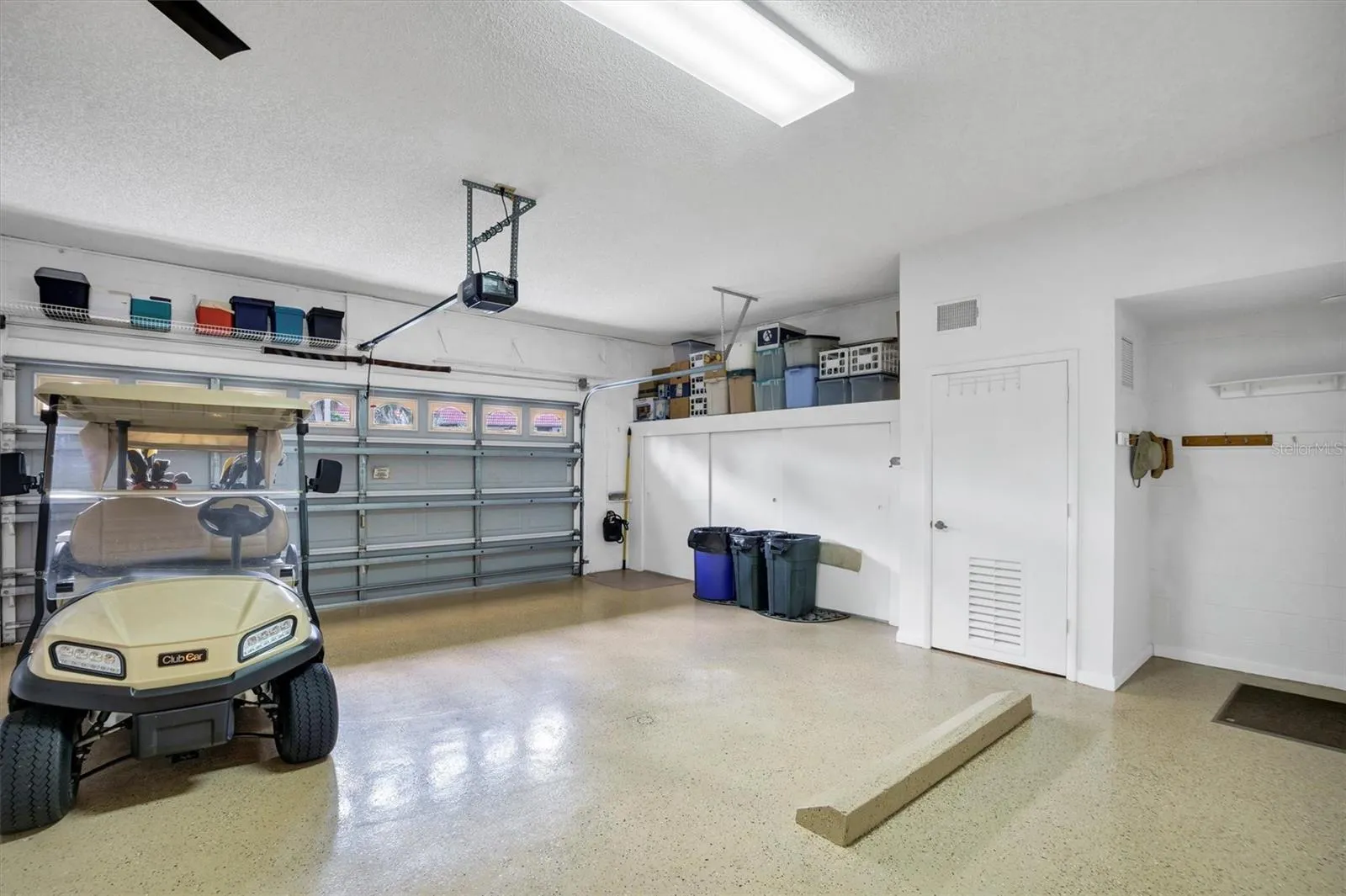 6002 COUNTRY CLUB DR