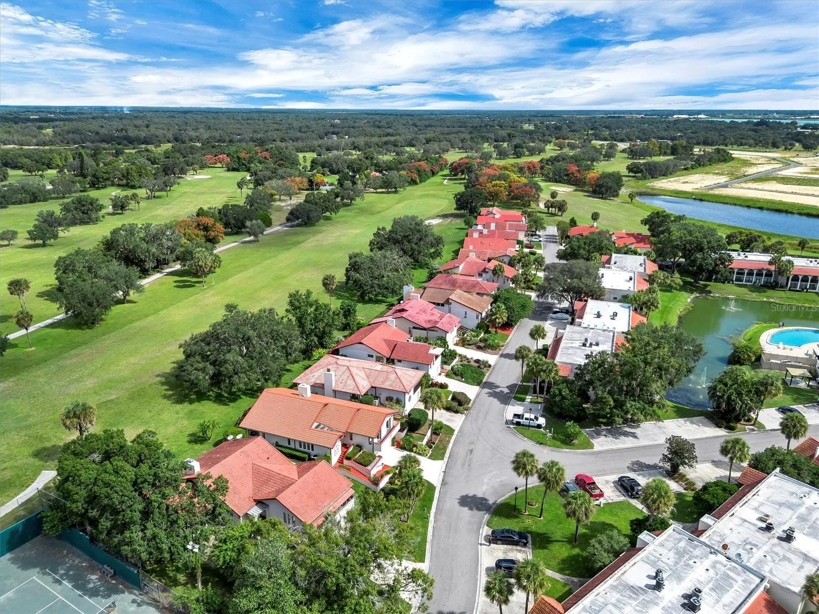 6002 COUNTRY CLUB DR