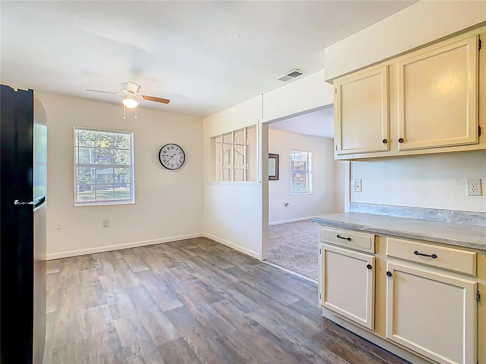 1061 HIAWATHA AVE