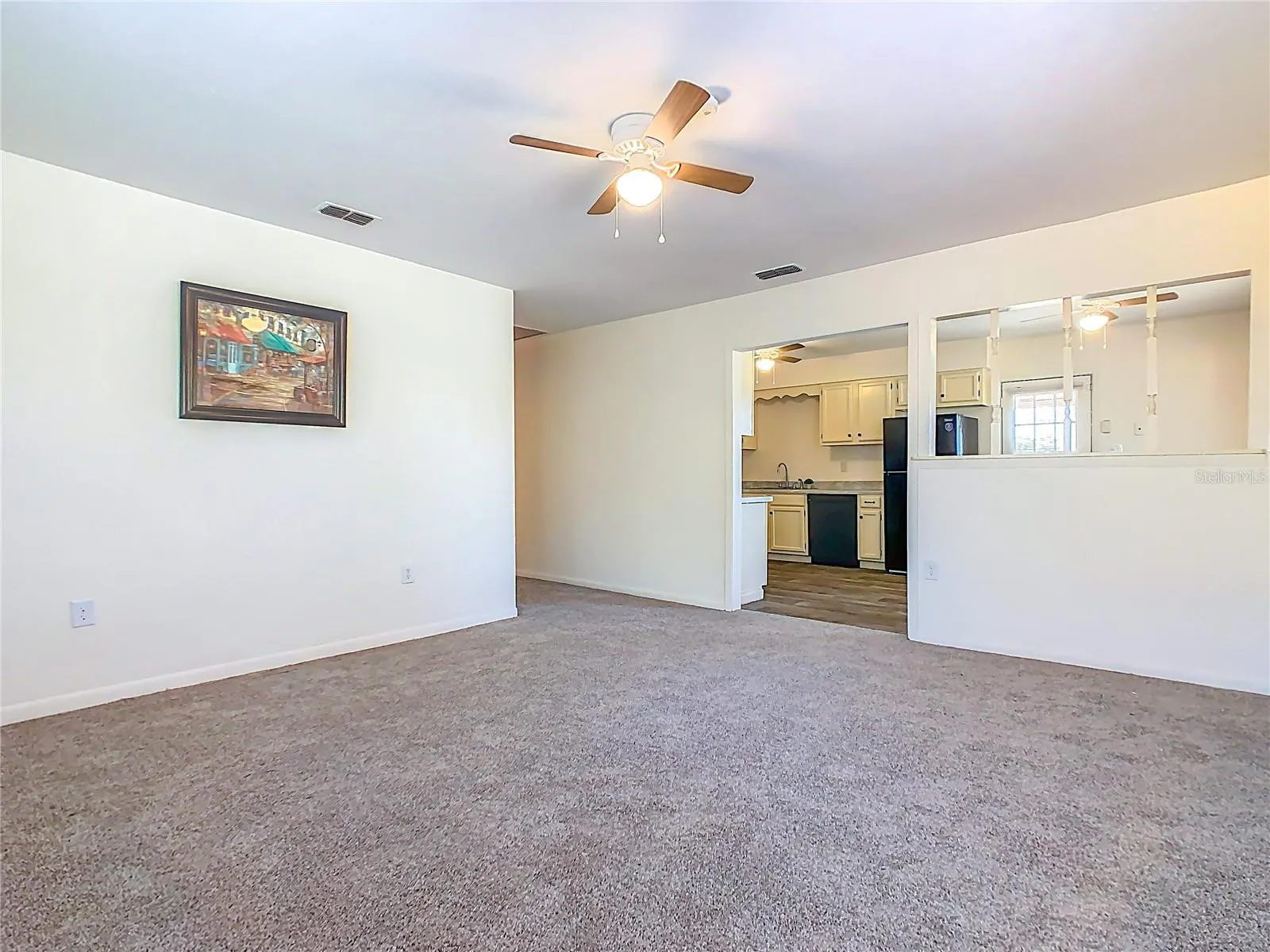 1061 HIAWATHA AVE