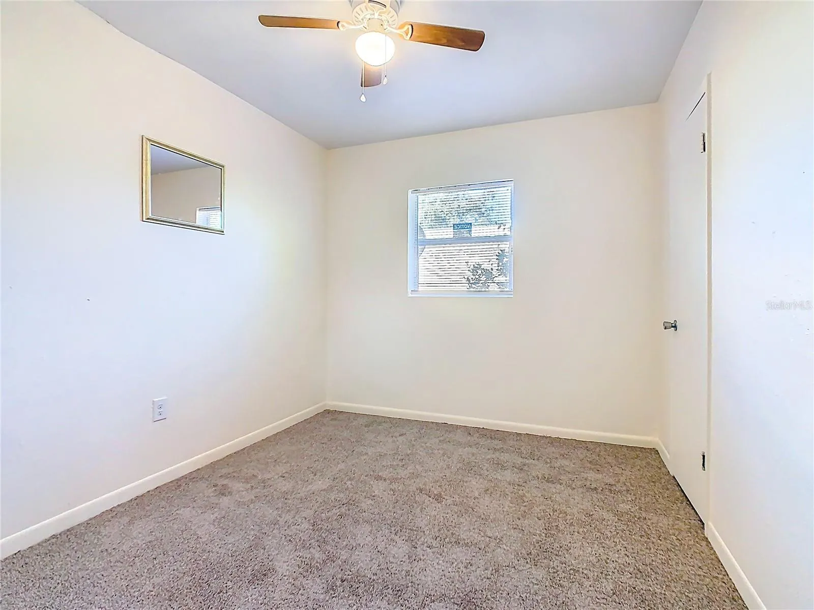 1061 HIAWATHA AVE